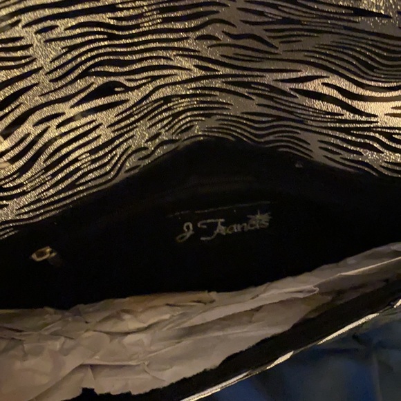 Metallic zebra clutch - Picture 4 of 4